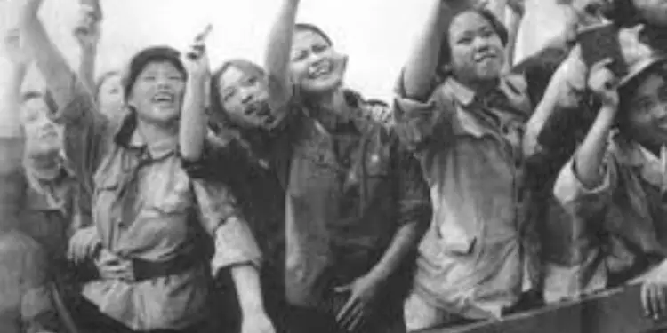 Raporti për Enverin: Zv/ministri i Jashtëm, shoku Gen Piao, tha se përdhunimet e kanë dëmtuar autoritetin e PPSH-së dhe popullit shqiptar, por nuk e kanë lëkundur miqësinë, ajo do jetë….