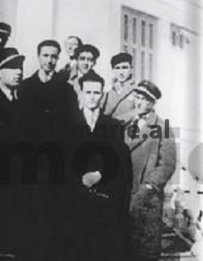 “Aprovoj ekzekutimin e Fahredin Angonit”/Dokumenti me firmën e Enverit