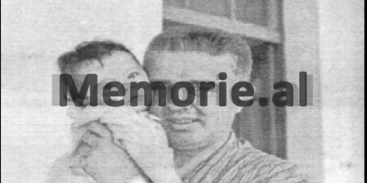 Kur nxënësit e “Sami Frashërit” shkruanin në mure “Vdekje Enver Hoxhës”