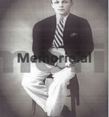 “Aprovoj ekzekutimin e Fahredin Angonit”/Dokumenti me firmën e Enverit