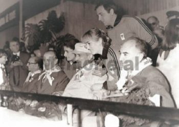 Rrëfimi i Ajet Toskës: Ju tregoj porositë që më dha Sigurimi i Shtetit kur takova Enverin në tribunën e stadiumit “Qemal Stafa” në tetorin e 1984-ës (fotot e rralla)