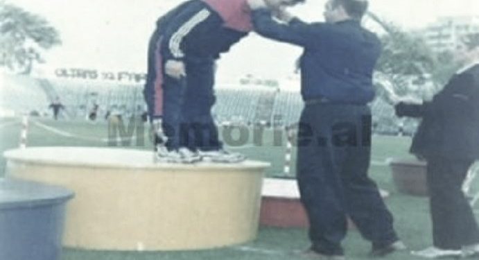 Rrëfimi i Ajet Toskës: Ju tregoj porositë që më dha Sigurimi i Shtetit kur takova Enverin në tribunën e stadiumit “Qemal Stafa” në tetorin e 1984-ës (fotot e rralla)