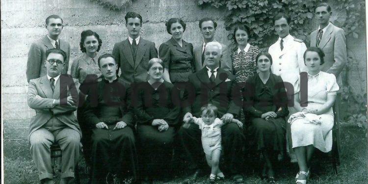 Publikohen fotot e rralla dhe të panjohura të familjes së njohur Koliqi