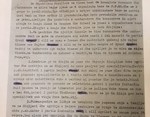 Letra për Enverin: Pandeliu dhe Rexhepi takuan një grua dhe e ftuan të shkojë në kinema, ajo u çudit nga ky guxim, por për të mos prishur miqësinë shqiptaro-kineze, shkoj. Në mes të filmit, e nxorën ….