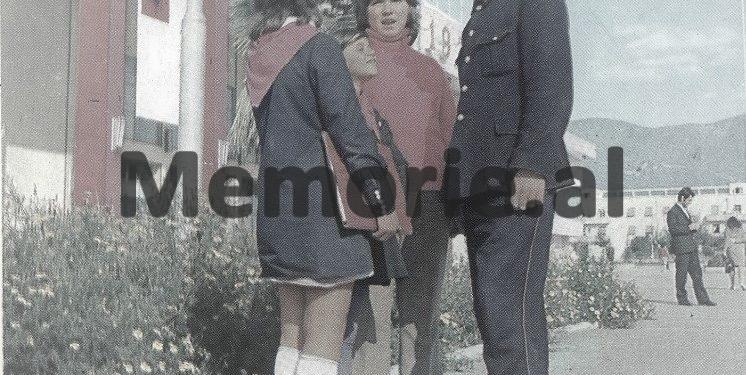Fotot e rralla me imazhet të Shqipërisë socialiste në fundin e viteve ‘80-të dhe fillimin e viteve ‘90-të