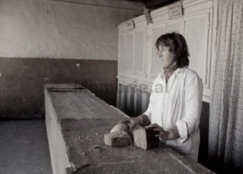 Rare photos with images of socialist Albania in the late ’80s and early’ 90s