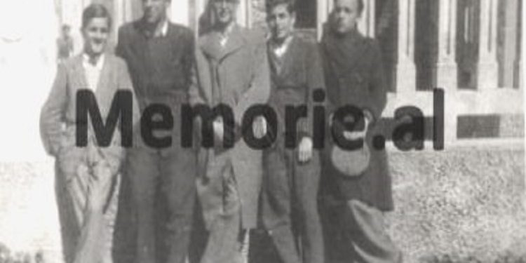 Publikojmë fotot e panjohura të Pjetër Arbnorit, nga fëmijëria, vitet e shkollës dhe familja