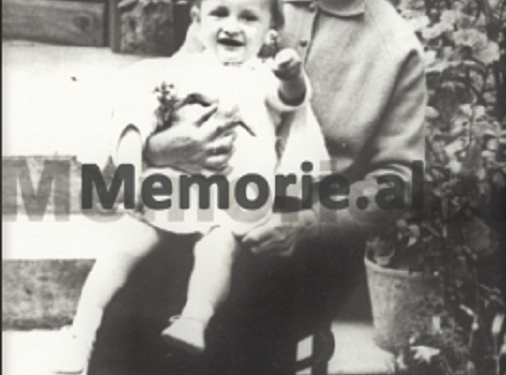 Pjetër Arbnori me të ëmën