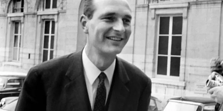 Zhak Shirak në 1978–ën pagëzoi një shesh në Paris me emrin “Skënderbej” në shenjë mirënjohje, të Lec Shllakut e Isa Ndreut, dy shqiptarët që i financuan fushatën elektorale për kryebashkiak…