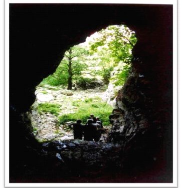 “Komunistët ia prenë kokën xhaxhait tim, major Gjergj Vatës dhe ia hodhën në greminë”/ Rrëfimi i ish ndihmësmjekut