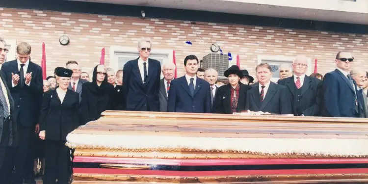 Memorie.al Ceremonia e mortiti Mbreteresha Gerardine