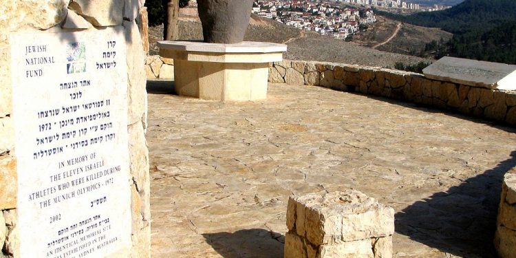 Pengmarrja e atletëve izraelit nga terroristët palestinez që tronditi Olimpiadën e Mynihut në 1972-in, dhe sportistët shqiptarë një kat më poshtë…