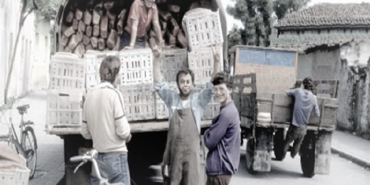 Libri i TANJUG-ut: Në Shqipërinë e Enver Hoxhës, njerëzve me emra të “papërshtatshëm” nga ana ideologjike, ua ndërrojnë ato…