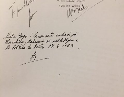 Urdhëratë me shkrim të Enverit: “Të pushkatohen”, “të ekzekutohet”,”dakord me propozimin për dënimin me vdekje”…