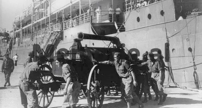 Mbi 350 avionë anglo-amerikanë në inkursione luftarake në qiellin shqiptar duke bombarduar forcat gjermane….Dokumentet sekrete (fotot e panjohura)