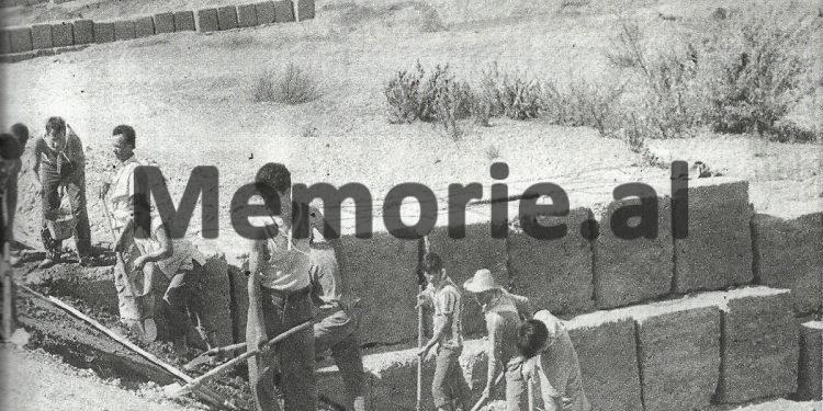 Revista zvicerane: Shqipëria “Kina e vogël e kuqe Europës”, me 25 mijë policë, fëmijët informatorë të Sigurimit, priftërinj fshesaxhinj?!