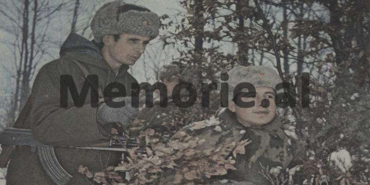 “Trupin e vëllait tim, Ndue Kasnecit dhe dy shokëve të tij, Ndue Noshit e atij tjetrit nga Komani, i mbajtën tre ditë para Degës sa u dolën krimbat…”/Ngjarja tragjike