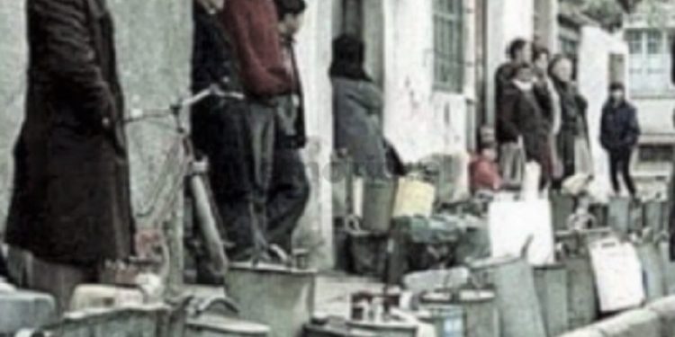 Bëmat e diktatorit shqiptar në librin e panjohur “Shqipëria e Enver Hoxhës”, i gazetarëve të TANJUG-ut, botuar në Beograd në 81-in…