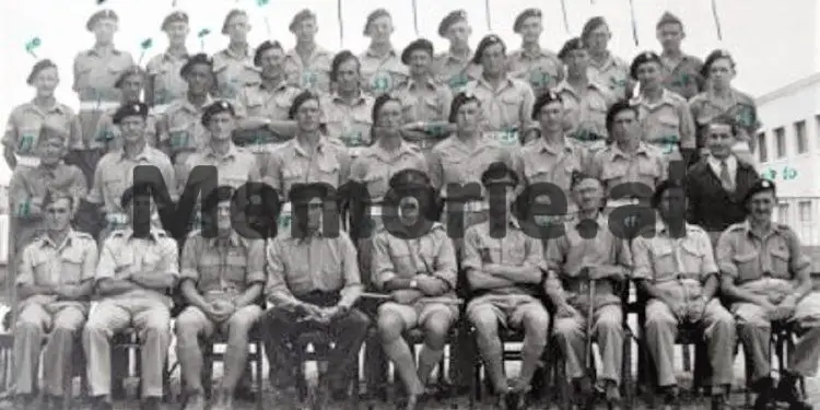 Kapiten anglez dhe shofer3- Kapiten Marcus Lyons