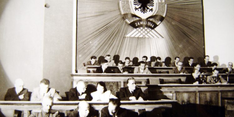 Memorie.al kuvendi popullor 1952