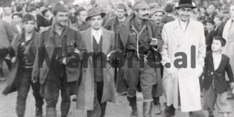 “Më 13 nëntor ’44, partizanët e Halit Tafanit na vranë babanë në oborr”, dëshmia e rrallë dhe emrat e 37 personave që u ekzekutuan te…(fotot e panjohura)