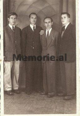 Revista franceze: Enver Hoxha, një djalosh i bukur, bridhte pas femrave dhe dashuriçkat e tij, ishin një faktor…