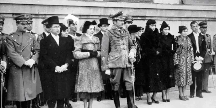 Memorie.al Mbreti Zog