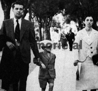 Revista franceze: Enver Hoxha, një djalosh i bukur, bridhte pas femrave dhe dashuriçkat e tij, ishin një faktor…