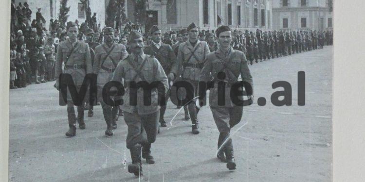 Dokumentet historike / Si u festua 28 nëntori i vitit 1944, si dita e çlirimit të Shqipërisë…(fotot e papublikuara)