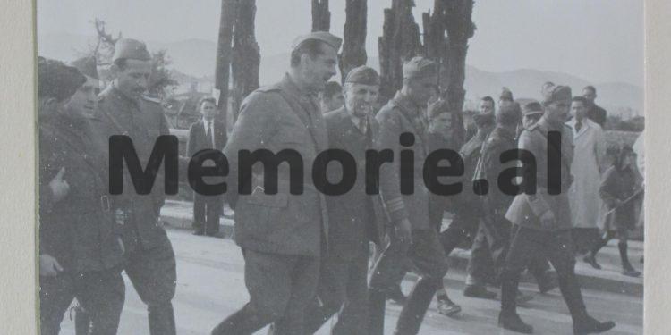 Dokumentet historike / Si u festua 28 nëntori i vitit 1944, si dita e çlirimit të Shqipërisë…(fotot e papublikuara)