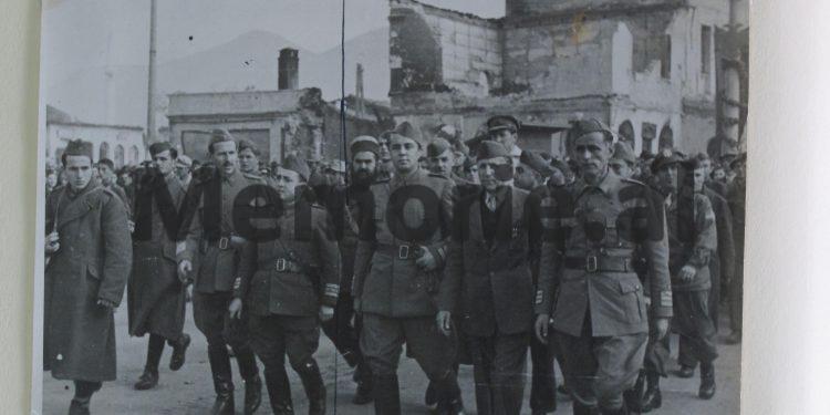 Dokumentet historike / Si u festua 28 nëntori i vitit 1944, si dita e çlirimit të Shqipërisë…(fotot e papublikuara)