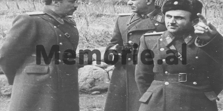 Dëshmia e kolonel Hados, ish-atashe në Kinë: Intrigat e Enverit me “tezat e zeza” konfliktuan Mehmetin me Ballukun që në ’66-ën dhe më dënuan 10 vjet në burgun e Burrelit…