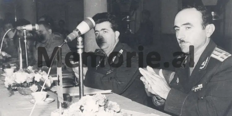 Dëshmia e kolonel Hados, ish-atashe në Kinë: Intrigat e Enverit me “tezat e zeza” konfliktuan Mehmetin me Ballukun që në ’66-ën dhe më dënuan 10 vjet në burgun e Burrelit…