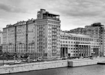 The history of the House on the Embankment. Reportage by american journalist Joshua Yaffa of the “New Yorker” in Moscow.