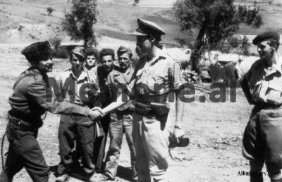 Trakti i Staraveckës: Largohem nga Partia Komuniste e fëlliqur. Në Berat vramë e premë për t’ju marrë paratë njerëzve dhe në Perisenkë zumë gratë nga shalët dhe sisët…