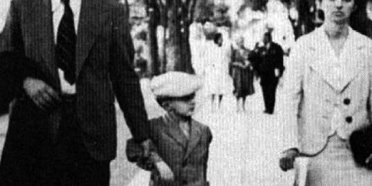 Memorie.al Enver Hixha