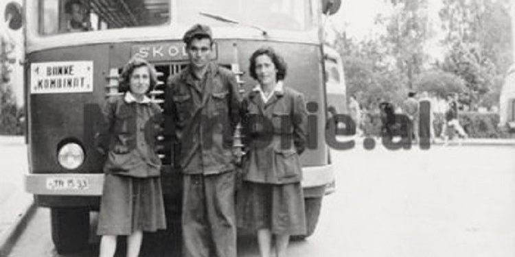 A nation in poverty, in Rinas one plane a week, at the hotel “Dajti” only brandy, Albanians dressed in the same way and with Mao’s red booklet on comedy / The unknown report of “Svenska Dagbladet” in ’68