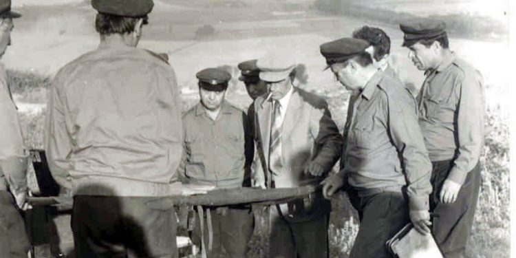 Memorie.al Kadri Hasbiu me ushtarakë