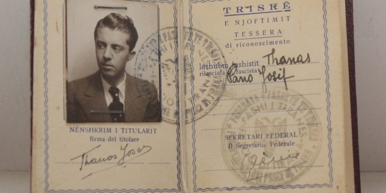 Memorie.al pasaporta e Enver Hoxha 2