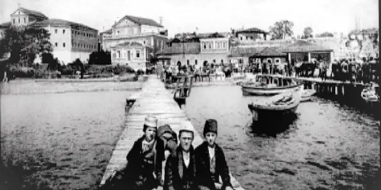 Viti 1937, kur plazhi i Durrësit gumëzhinte nga austriakë e gjermanë që pushonin në resortet e Rexhep Breshkës e Noti Stratit