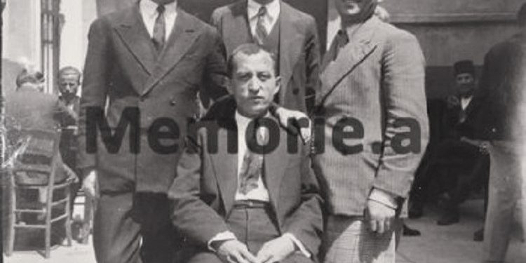 Dressed like the European aristocracy, smiling and in comfortable environments playing backgammon / Unknown photos of political prisoners, sentenced to death by the “satrap” Zog…
