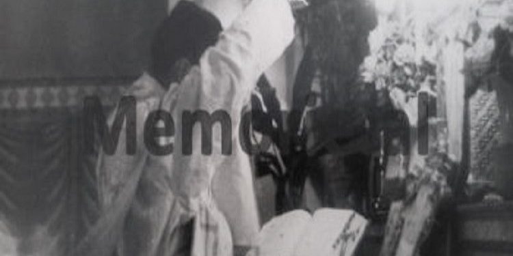 Koha e komunizmit, kur Dom Ernest Troshani jepte meshë për Krishtlindjet / Fotot e panjohura