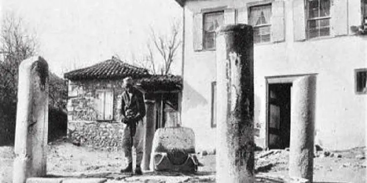 Viti 1937, kur plazhi i Durrësit gumëzhinte nga austriakë e gjermanë që pushonin në resortet e Rexhep Breshkës e Noti Stratit