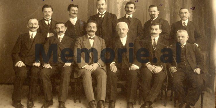 “Gjyshi im, ish-kryeministri Pandeli Evangjeli, u dha partizanëve faturat e shtëpisë që nga 1914-ta dhe ata s’na e sekuestruan…” Dëshmia e rrallë e mbesës