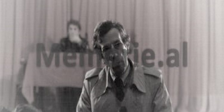 Unknown photos of the meeting where the legalization of the Democratic Party was announced / Published by Berisha, Meksi, Hajdari, Pashko, Zogaj, Pollo, Selami and Ruli, in Budina, Ben Lika, Zenel Hoxha, Ilir Dizdari, etc.