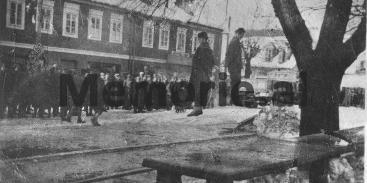 “Aventura shqiptare” e tre vajzave: Elsa Koch, Irmgrand Tennius dhe Erna Schubert, pengje të Enverit, që çoi në pushkatimin e 104 të burgosurve të Prishtinës