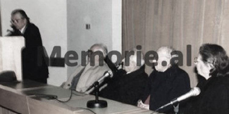 Historia e dhimbshme e ish-zyrtarit të lartë: Hetuesit që më torturonin me hekur të skuqur në mish dhe m’i hiqnin thonjtë me…