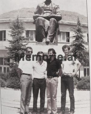 “Çfarë më tha Namiku për akuzat e Sigurimit si ‘agjent i UDB-së’ dhe ‘atentatin ndaj Enverit në ’84-ën” / Dëshmia e bashkëshortes dhe për vizitën e Bekim Fehmiut tek ata në Laç…