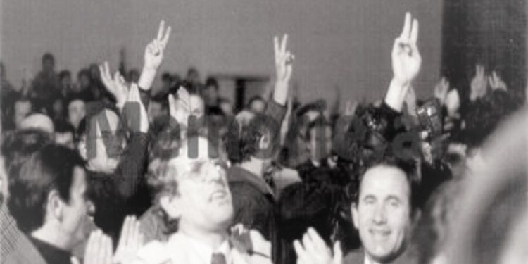 Unknown photos of the meeting where the legalization of the Democratic Party was announced / Published by Berisha, Meksi, Hajdari, Pashko, Zogaj, Pollo, Selami and Ruli, in Budina, Ben Lika, Zenel Hoxha, Ilir Dizdari, etc.