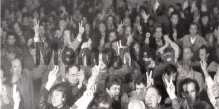 Unknown photos of the meeting where the legalization of the Democratic Party was announced / Published by Berisha, Meksi, Hajdari, Pashko, Zogaj, Pollo, Selami and Ruli, in Budina, Ben Lika, Zenel Hoxha, Ilir Dizdari, etc.